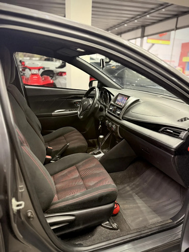 Toyota Yaris 1.5 107cv S Cvt - foto 11