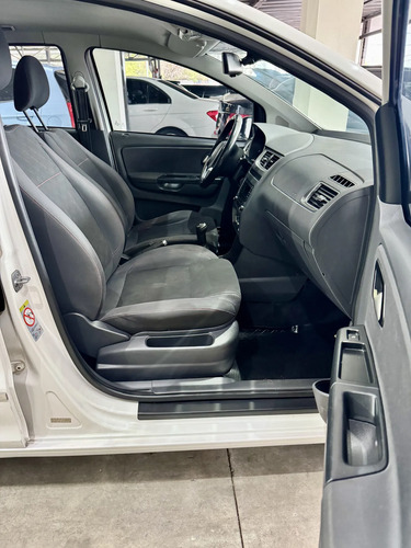 Volkswagen Suran 1.6 Highline 101cv - foto 10
