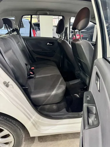 Volkswagen Suran 1.6 Highline 101cv - foto 11