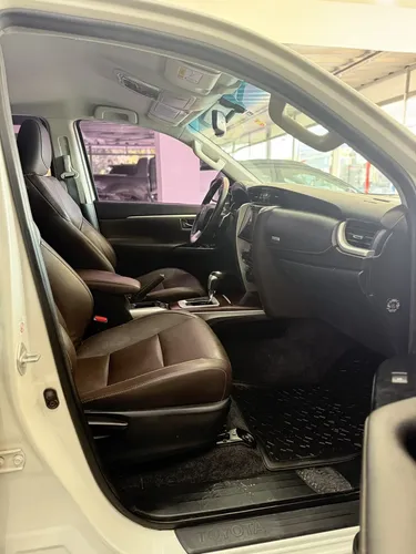 Toyota Hilux Sw4 2.8 Srx 177cv 4x4 7as At - foto 9