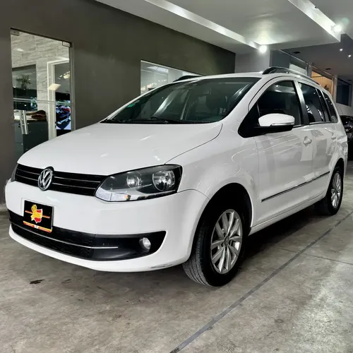 Volkswagen Suran 1.6 Highline 101cv